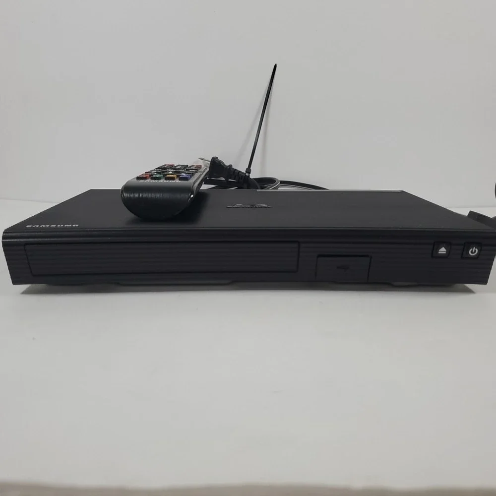 Samsung BD-J57C Smart Curved Blu-Ray Disc DVD Player Streaming With Remote